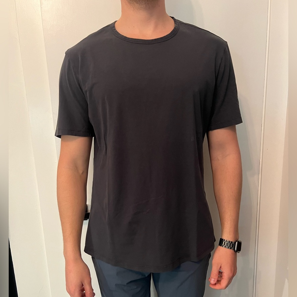 Lululemon 5 Year Basic Tee *Graphic
Obsidian